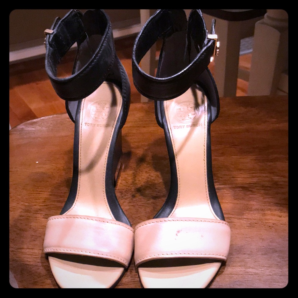 Tory Burch wedge heels! Soooo cute on!